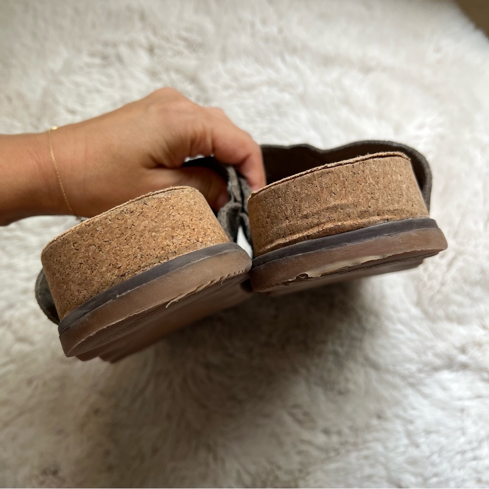 Clarks Brynn Glide Clog Mule Pebble Suede - image 5